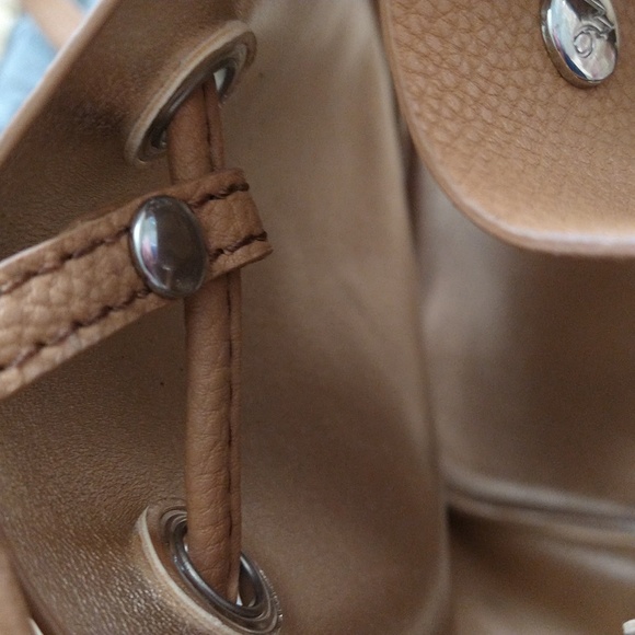 Nine West Drawstring Tan Bucket Bag, In Like New Condition, - Picture 11 of 16